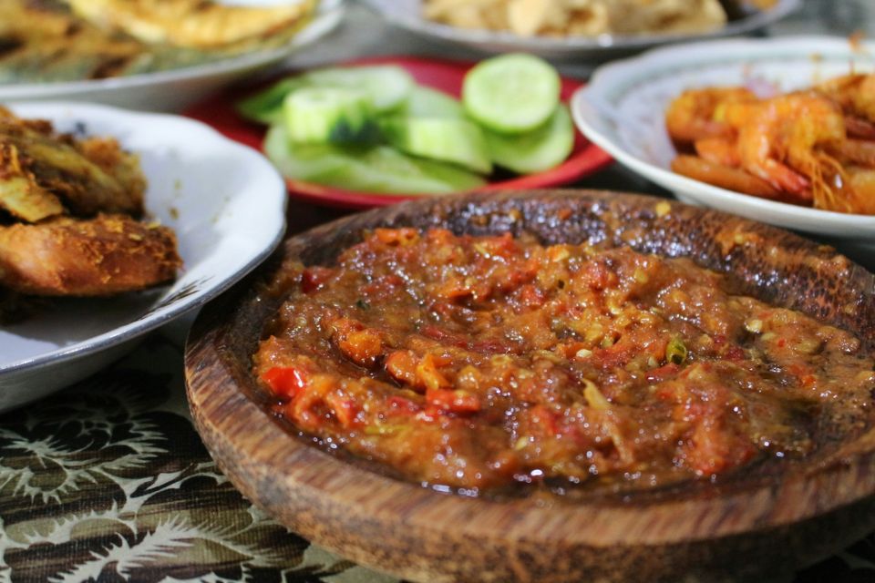 Rahayu's Secret: Pekalongan Cuisine at Cilacap's Heart